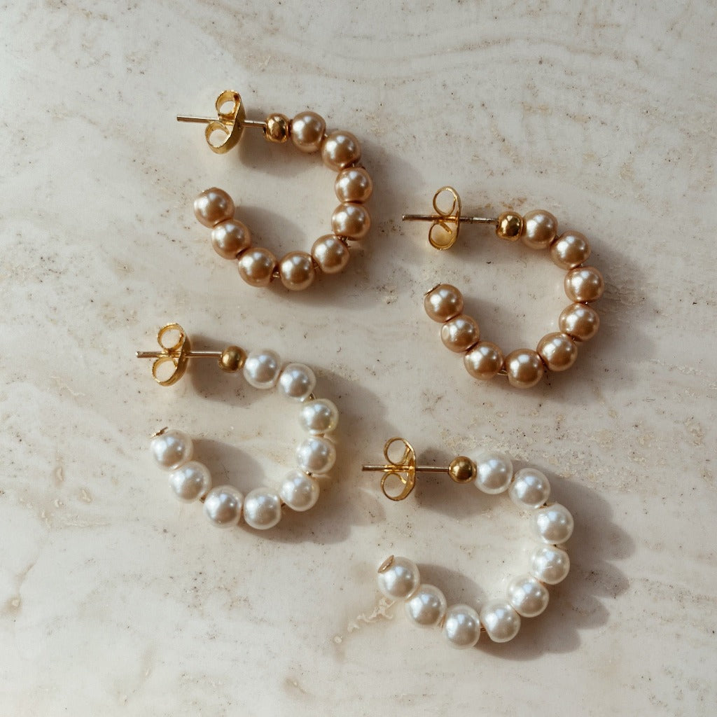 champagne kleurige parel oorbellen, champagne kleur oorbellen, champagne parels, oorbellen beige