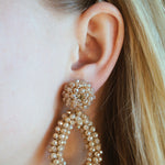 Beige oorbellen, Beige earrings, Hangers, Facetkralen, Grote oorbellen beige