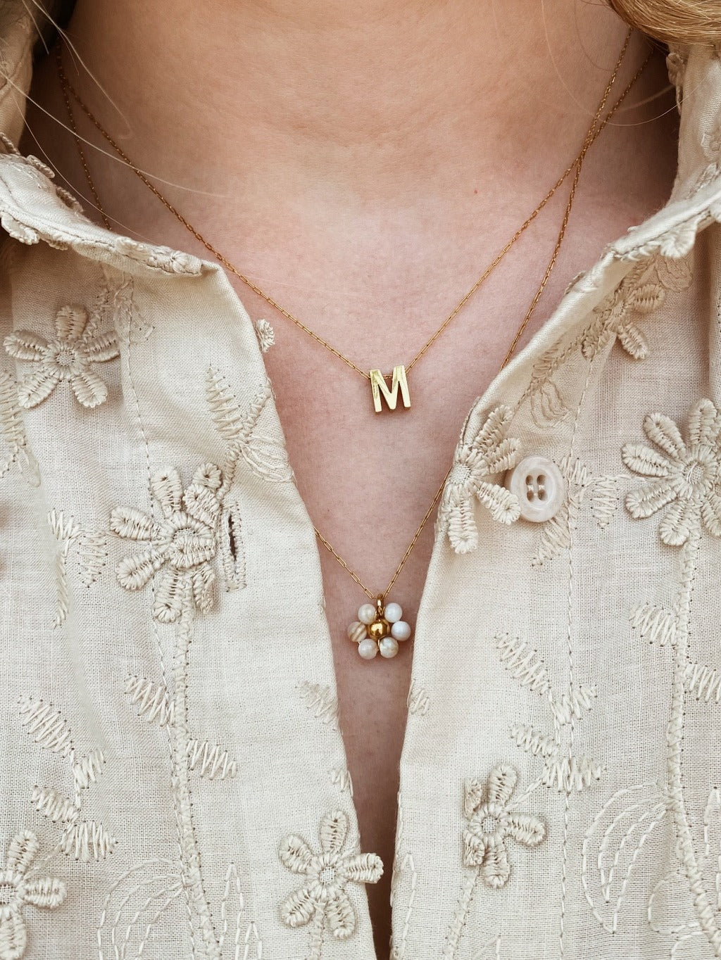 Gouden monogram ketting, Gouden naamketting, Gouden hanger met initialen