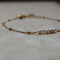 Shiny Pearl Bracelet. Armbandje met parels. Klassiek sieraad. Subtiel sieraad. 