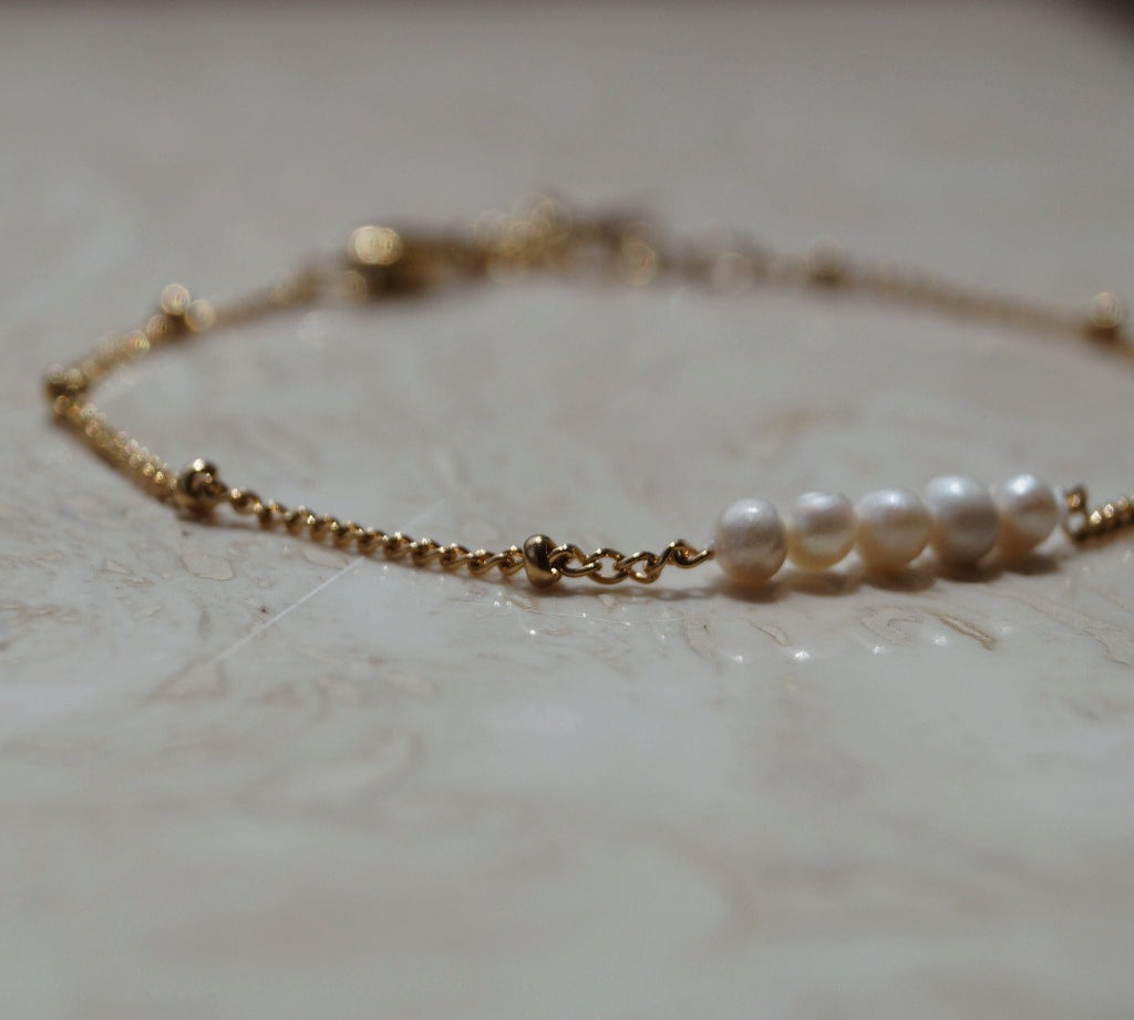 Shiny Pearl Bracelet. Armbandje met parels. Klassiek sieraad. Subtiel sieraad. 