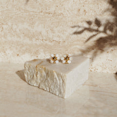Vive Flower Studs