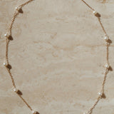 Back necklace. Parelketting. Bruidssieraad. ISSY. Subtiel sieraad. Chique