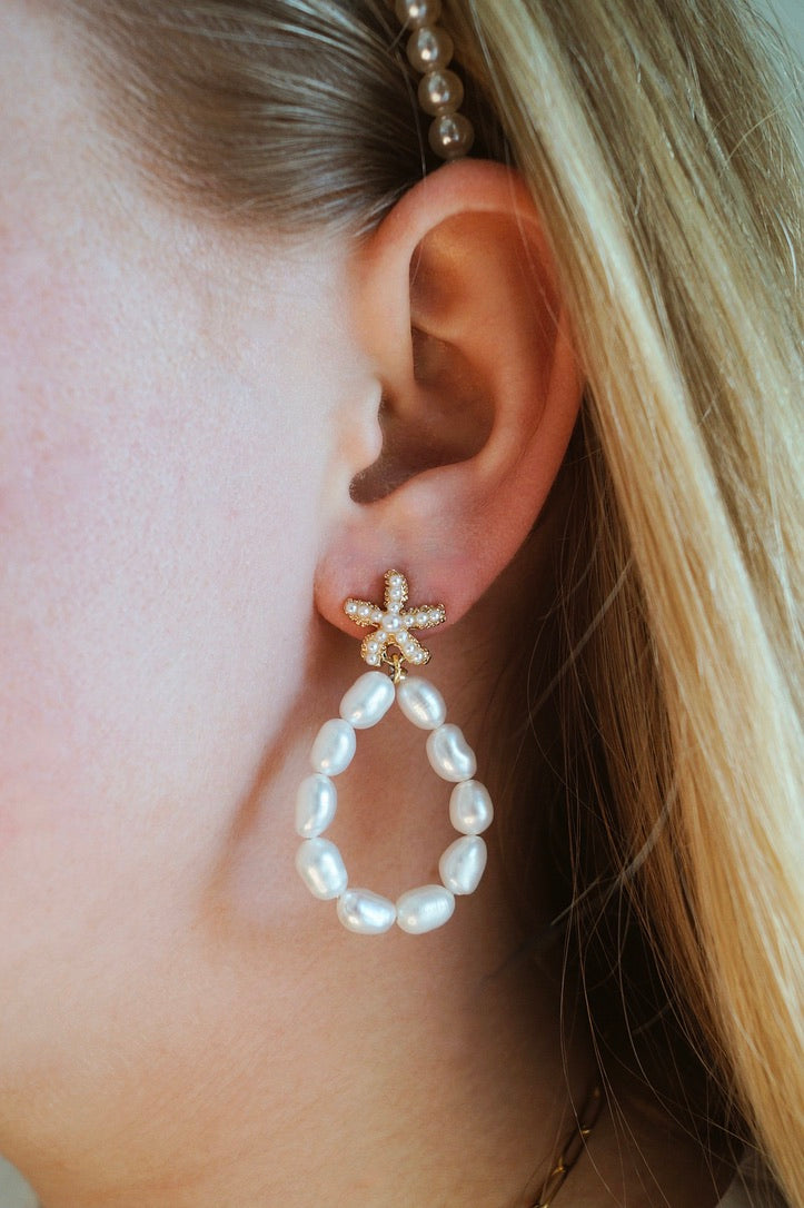 Sea Earrings. Zeesterren oorbellen. Zomerse oorbellen. Parel oorbellen. Vakantie oorbellen.