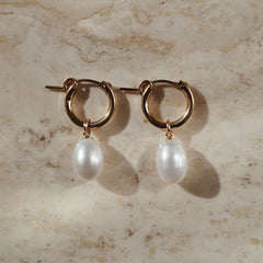 Gouden gold filled oorbellen met hoogwaardige zoetwaterparel.