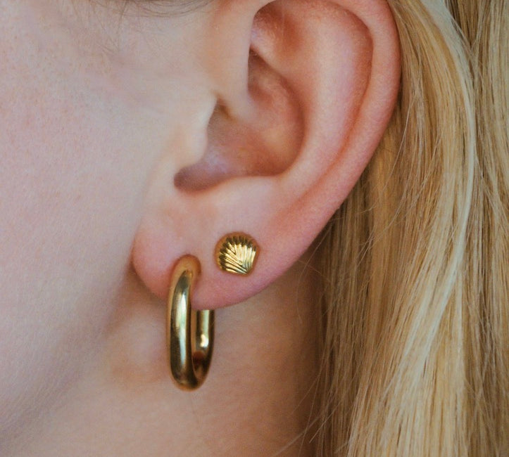 Klassieke gouden oorstekers, Gouden oorbellen met tijdloos design, Elegante gouden oorsieraden