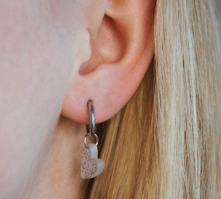 Sparkling Earrings. Stainless steel oorbellen. Hartjes oorbellen. Zilveren oorbellen.
