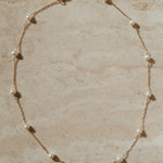 Parel ketting. Hoogwaardige ketting. Bruidssieraad. Gouden sieraad. Subtiel sieraad. Chique