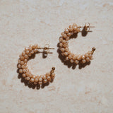 Perfect hoops. Hoops oorbellen. Beige oorbellen. Statement oorbellen. Klassieke oorbellen.