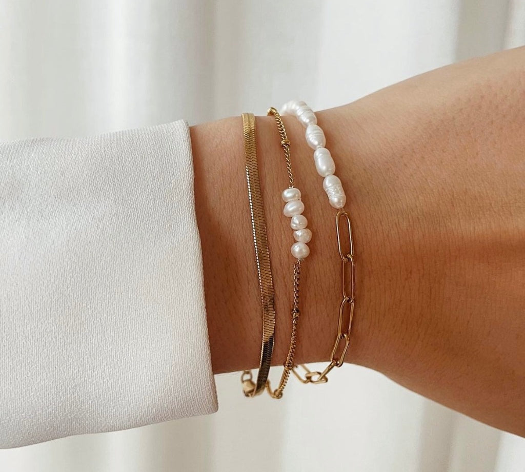 Shiny Pearl Bracelet. Armbandje met parels. Klassiek sieraad. Subtiel sieraad.